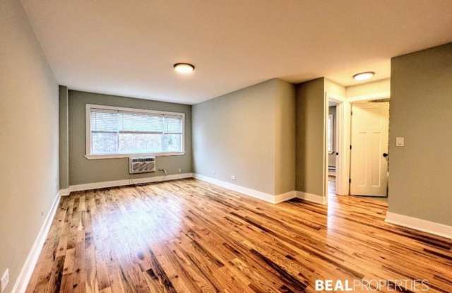 696 Elm Place - 696 Elm Place, Highland Park, IL 60035