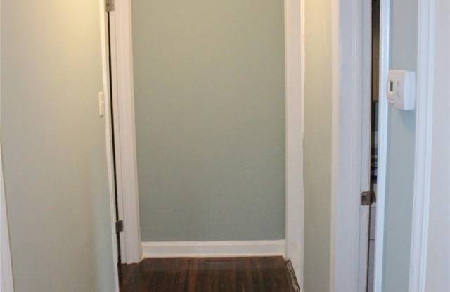 1841 West Boulevard Gallery 4