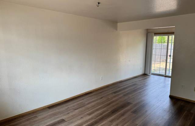 Freshly recently updated 3-bedroom 2-bathroom duplex with garage! Gallery 4