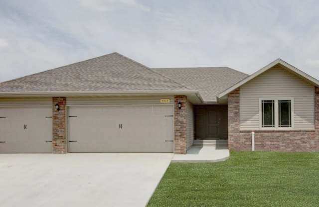 4 Bedroom Rental Home in Springfield! photos photos