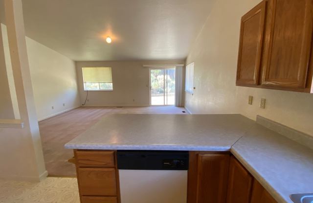 3/2/2 Home in Sunridge! Gallery 4