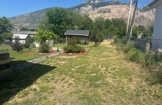 Great Tri-level home mountian views Gallery 3