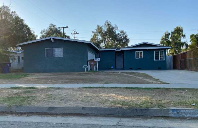 Going Going Gone. Rent me before its gone. 3 BD 1.5 BA house in SW Gallery 3