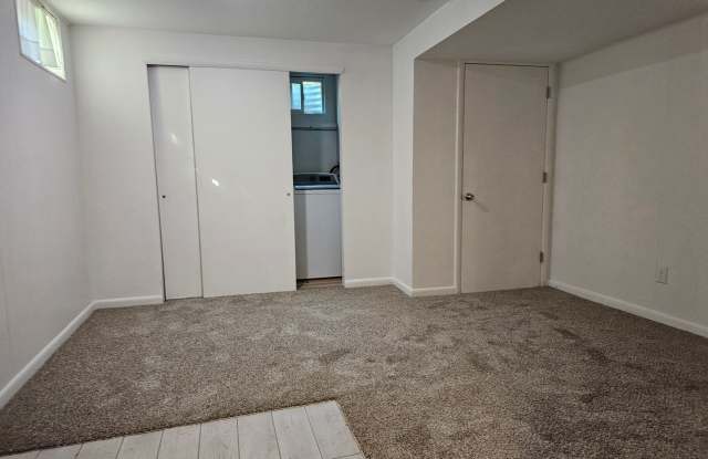 New Everything and Super Cool Lower Level 2 Bedroom Gallery 2