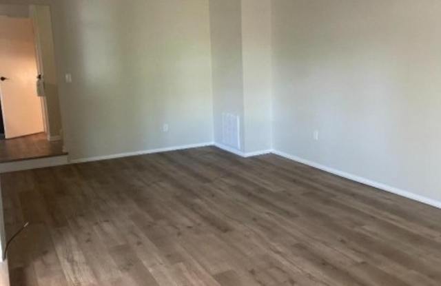 907 Renate Dr Gallery 2