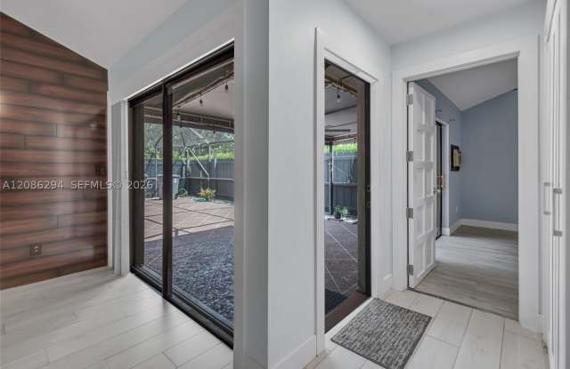 1050 Summit Trail Cir Gallery 2