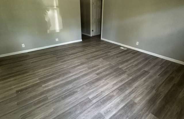 For Lease Gallery 3