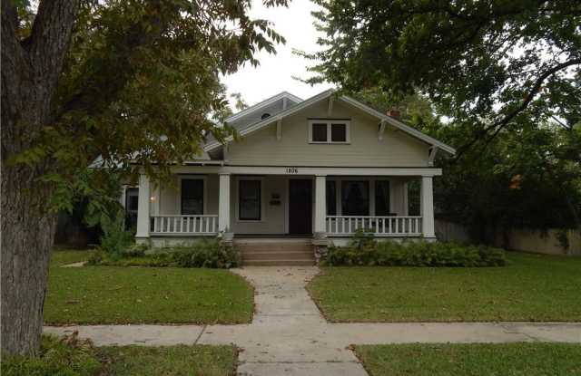 1806 S Main Gallery 2