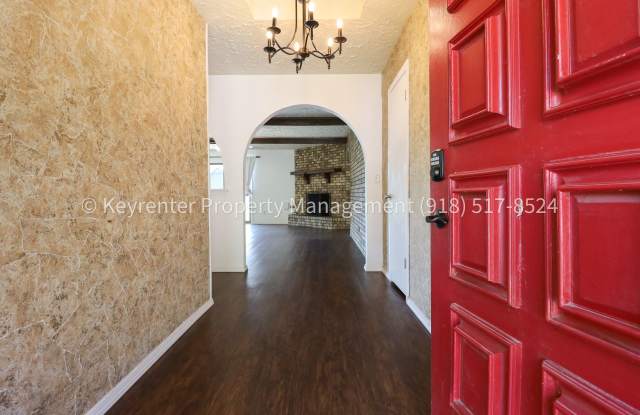AVAILABLE NOW! 1/2 OFF FIRST MONTHS RENT, IN THE HEART OF BROKEN ARROW! Gallery 3