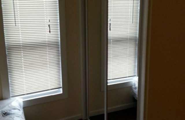 205 Lexington Ave Apt 11 Gallery 4