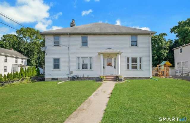 2743 Boston Post Road Gallery 2