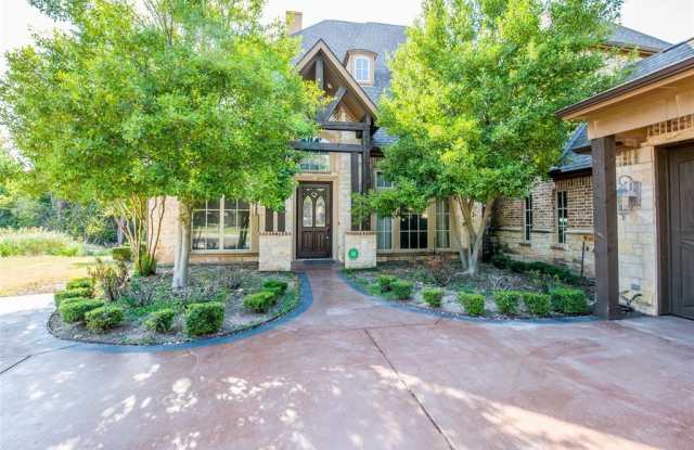 929 Belclaire Circle - 929 Belclaire Circle, Cedar Hill, TX 75104