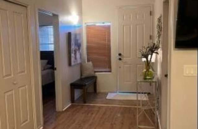 2026 E River Road Gallery 4