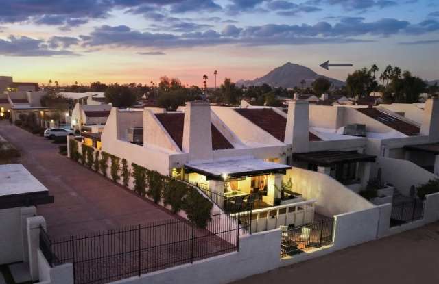 2529 N Miller Rd photos photos