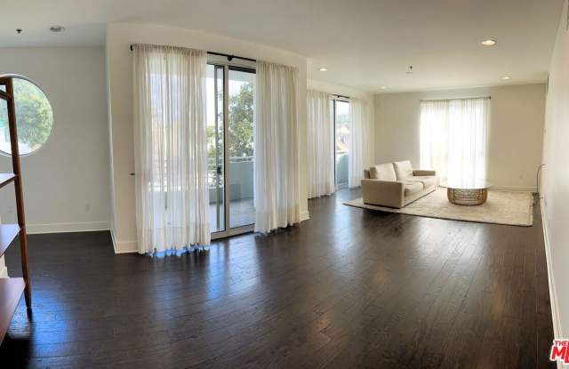 817 N Alfred St - 817 North Alfred Street, Los Angeles, CA 90069