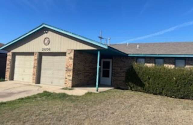 Comfortable & Move-In Ready 3 Bedroom Brick Home in the Skyline East Area! Gallery 1