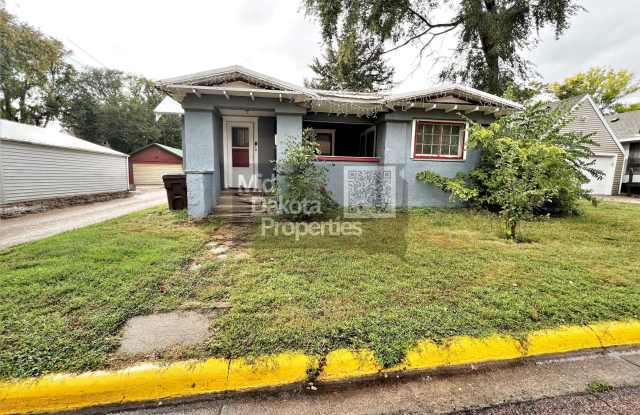 415 N Capital-3 Bedroom house - 415 North Capital Street, Mitchell, SD 57301