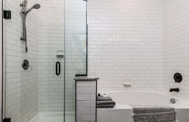 Lakeline Crossing Gallery 2