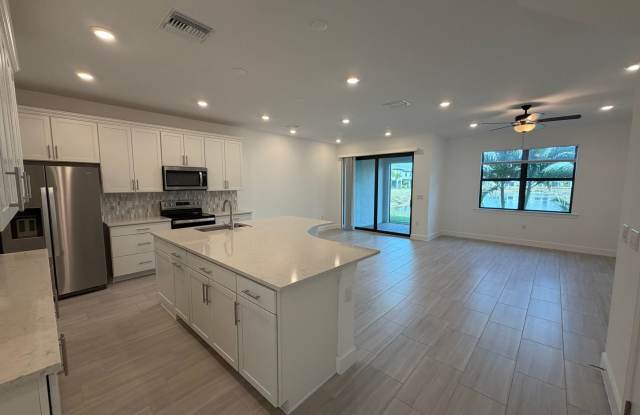 ANNUAL RENTAL - 3 BED/ 2.5 BATH TOWNHOUSE AT SONOMA OAKS WITH LAKE VIEW photos photos