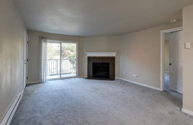 Upstairs 2-Bed Condo in Factoria with Covered Parking, Pool & Patio Gallery 4