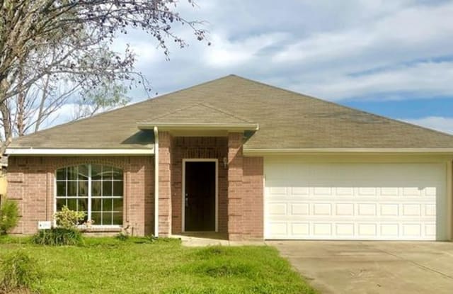 1411 South Medora Street - 1411 South Medora Street, Terrell, TX 75160