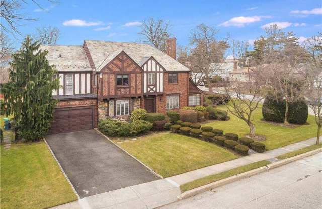 222 Broadway - 222 Broadway, Lawrence, NY 11559
