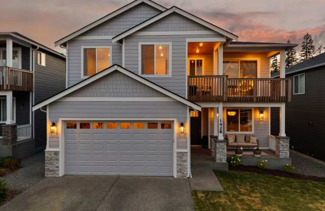 Stunning Soundview Estates 4 bedroom home w/ Bonus room, Garage, Pergola Gallery 1