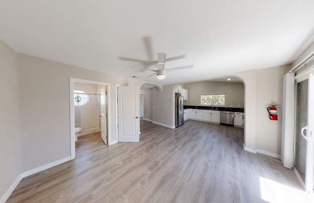 Newly Renovated! 4BD + Attached Studio photos photos