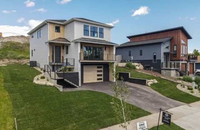 FIRST MONTH HALF OFF! New construction! Modern 3 bed 2.5 bath House in Kalispell Montana. - 240 Kara Drive, Kalispell, MT 59901