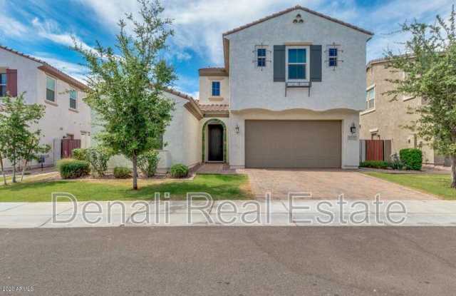 923 W. Yellowstone Way photos photos