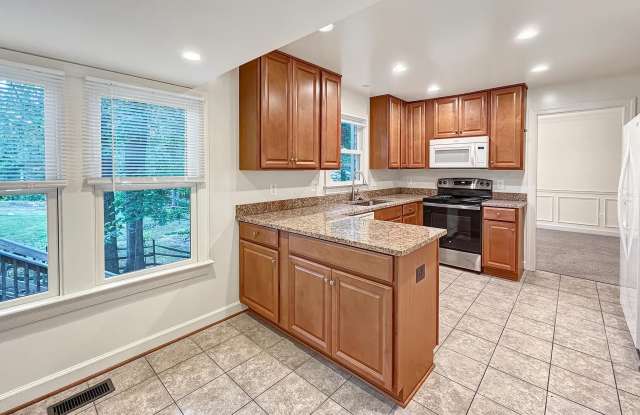 5704 CAPTAIN JONES COURT - 5704 Captain Jones Ct, Fairfax Station, VA 22039