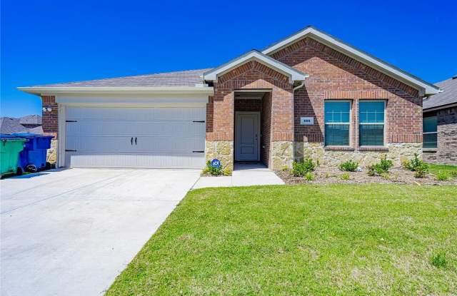 This beautiful 4bed 2bath open floor plan home offers all you could ask for. photos photos