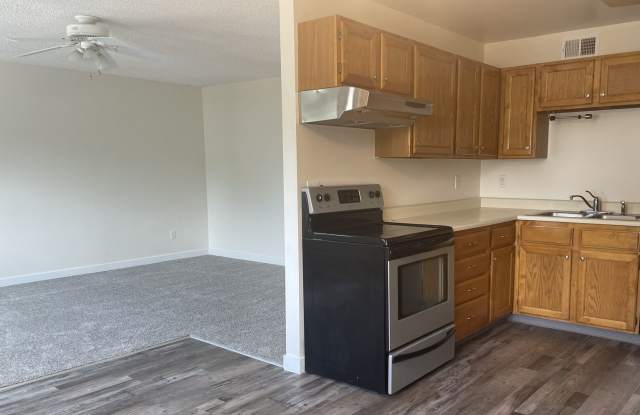 Great 2 Bed 1 Bath 2nd Level Condo in Northwest Longmont photos photos