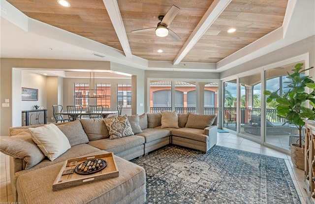10740 Vivaldi CT Gallery 4
