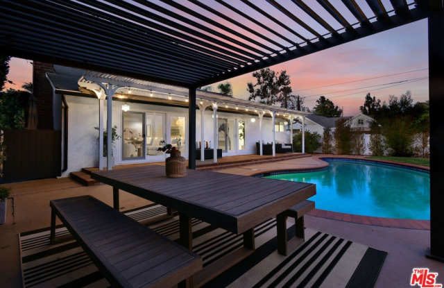 12614 Morrison St photos photos