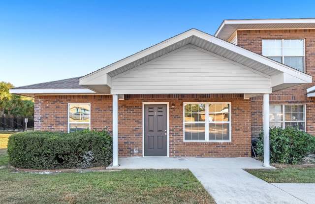 Luxury Vinyl Plank Flooring********* Rent $1200/month********* Renovated 1 Bedroom 1 Bath photos photos
