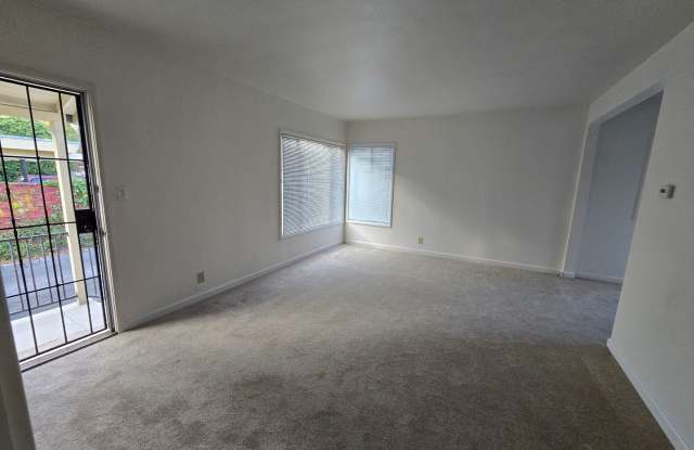 Charming 1-Bedroom, 1-Bath Front Unit Near El Cerrito Border Gallery 4