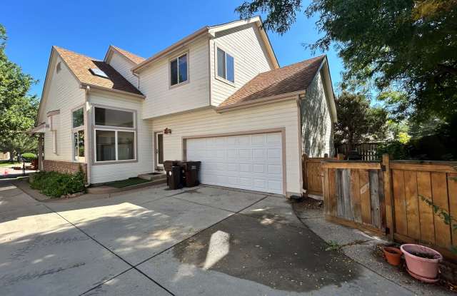 Sunny and Bright 5 bed, 4 bath Home with Large Yard in South Boulder - 63 Pima Court, Boulder, CO 80303