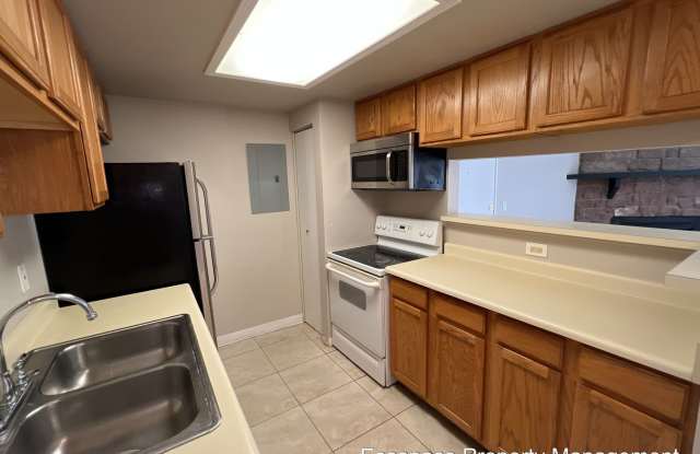 Gound level 3-bedroom 2 Bathroom Condo in Robinwood! Gallery 4
