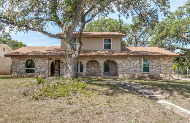 SPACIOUS CHARTER OAKS 4-BEDROOM Gallery 3