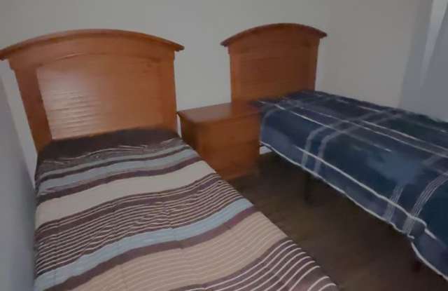 SPECIAL! First Floor Fully Furnished Condo - 1/2 off rent 2nd month Gallery 4