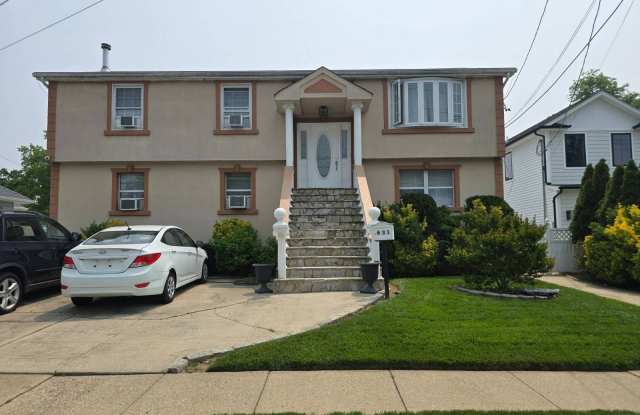 631 Jennings Ave photos photos