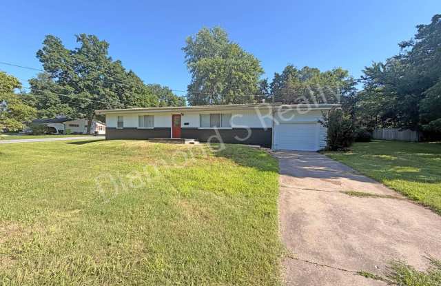 MOVE IN SPECIAL!  Spacious 3 Bed, 2 Bath Home with Large Yard Available! Gallery 3