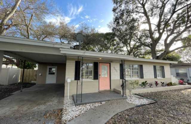 for rent - 6490 34th Ave N - St Petersburg FL photos photos