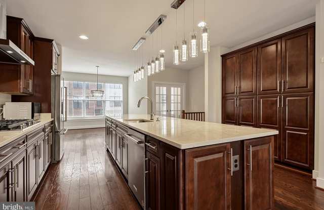 6230 ALMERICO PL Gallery 3