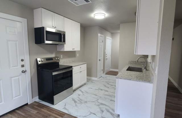 3 Bedrooms 1 and 1/2 Bath photos photos