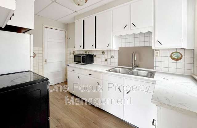 812 3rd Ave photos photos