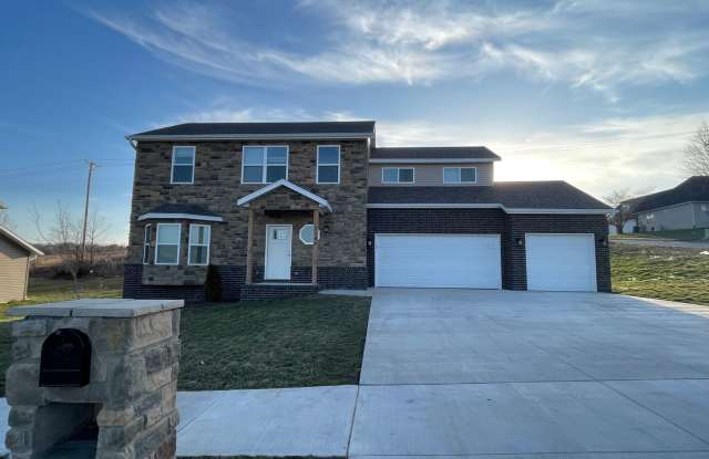 Ozark Home Available Early September - 4 bedrooms!  3 Car Garage photos photos