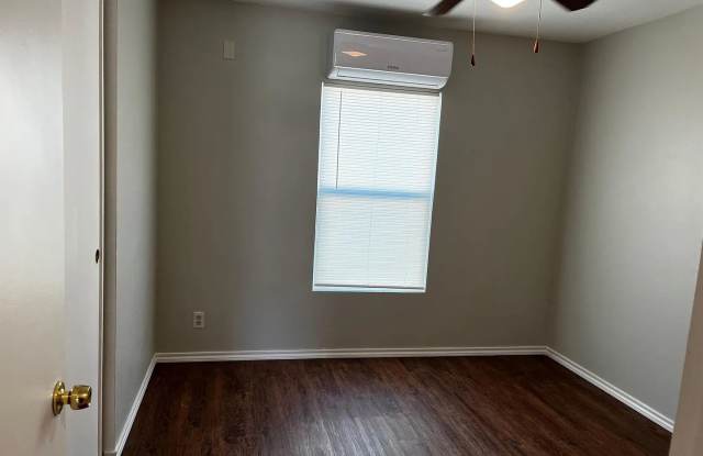 Room in 3 Bedroom Home in San Antonio Gallery 4