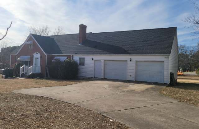 Charming ranch home in heart of Garner photos photos